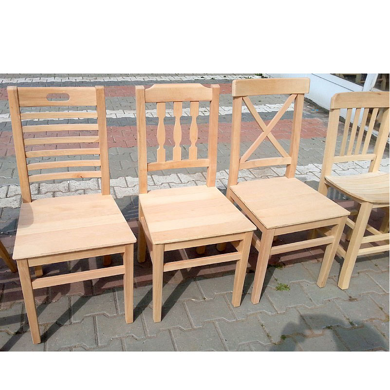 Ahşap Sırtı Çapraz Sandalyeler